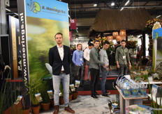 Patrick de Jong van R.Moerings BV stond op de beurs met zijn waterplanten.